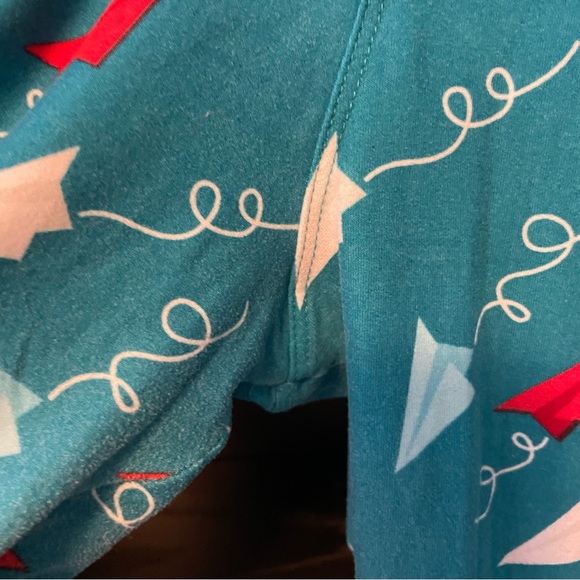 ✨✨$5 Closet Clean Out! ✨✨ - Picture 6 of 6